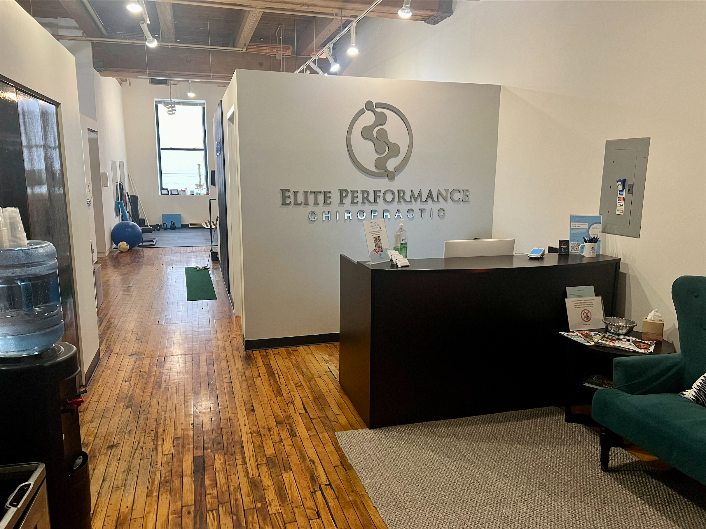 Elite Performance Chiropractic Chicago reception desk.